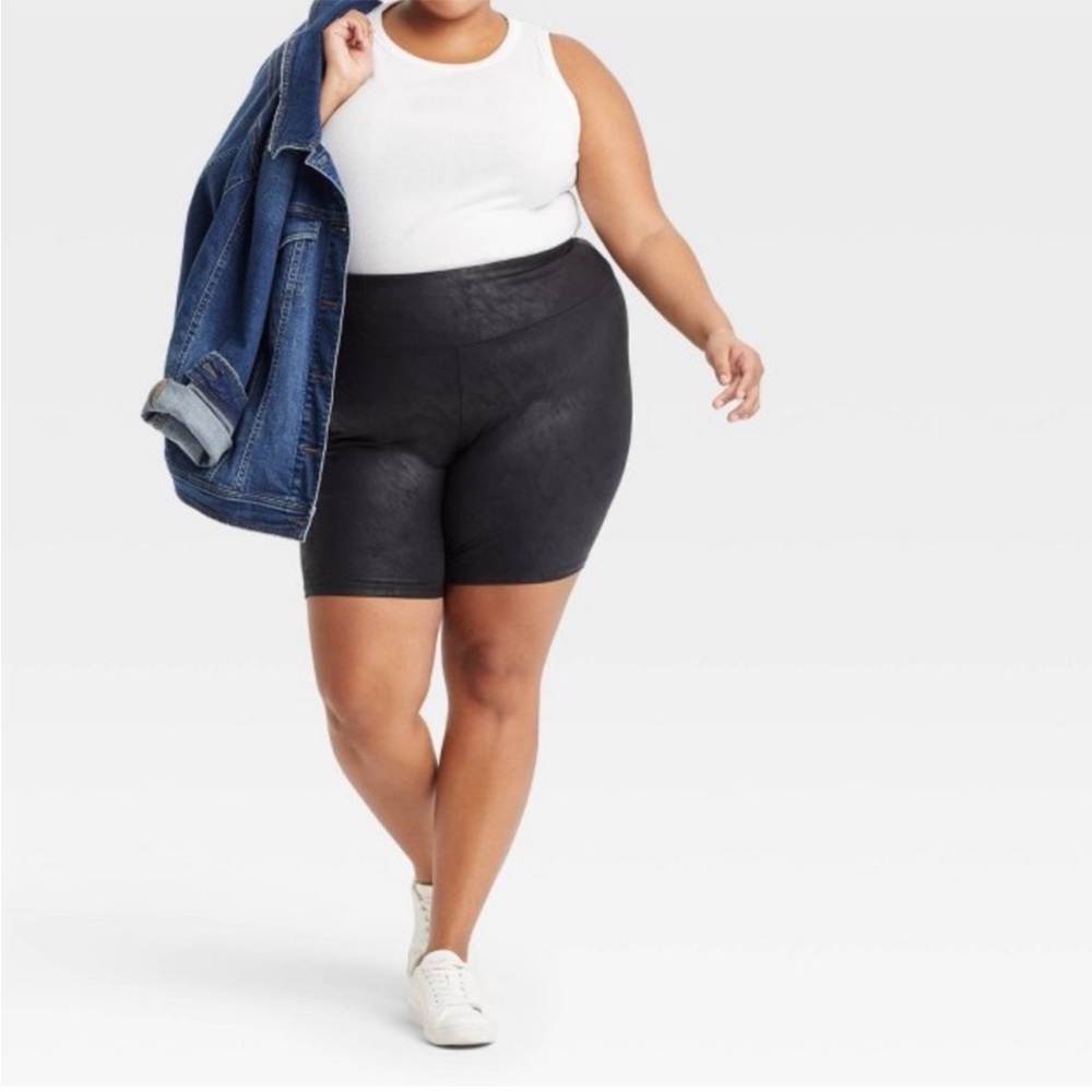 Ava & Viv Leather Look Womens Shorts Size 4X Black Performance Stretch Athletic